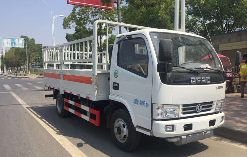 東風(fēng)多利卡4.1米(藍(lán)牌)氣瓶車(chē)