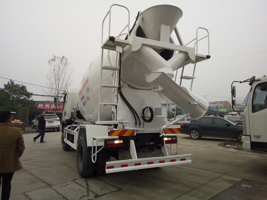 陜汽華康5-6方攪拌車(chē)車(chē)